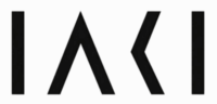 Schwarzes IAKI-Logo mit stilisierten Buchstaben auf hellem Hintergrund.