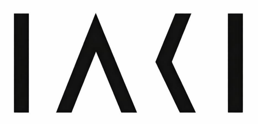 Schwarzes IAKI-Logo mit stilisierten Buchstaben auf hellem Hintergrund.